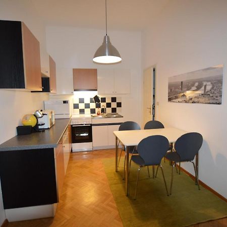 Apartment Penzing Vienna Exterior photo