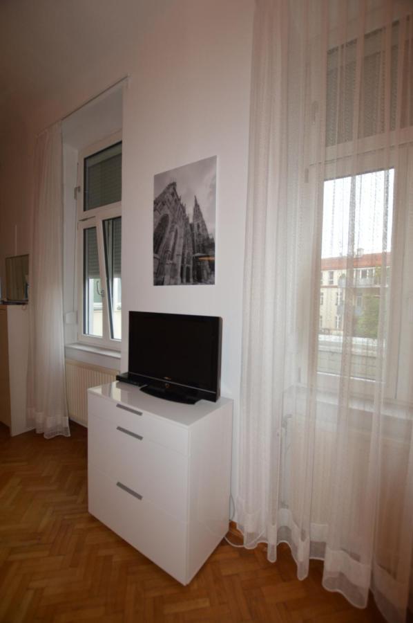 Apartment Penzing Vienna Exterior photo