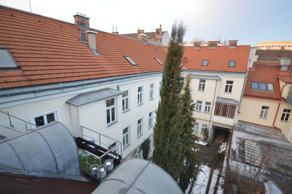Apartment Penzing Vienna Exterior photo